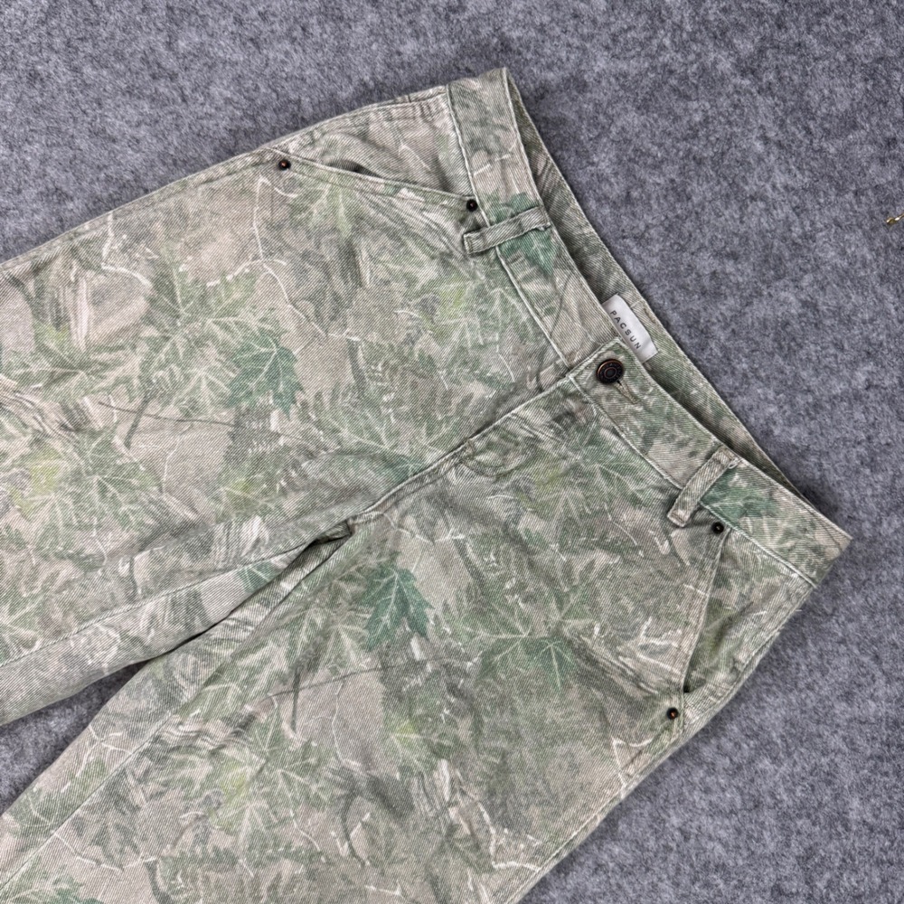 PacSun Casey Low Rise Baggy Camo Leaf Print Jeans Green Size 25 *CROPPED